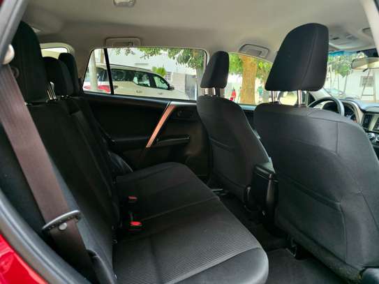 Toyota RAV4 2018 image 9