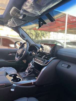 Toyota land cruiser VX image 6