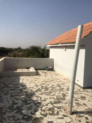 Villa à louer au rond-point ngaparou image 6