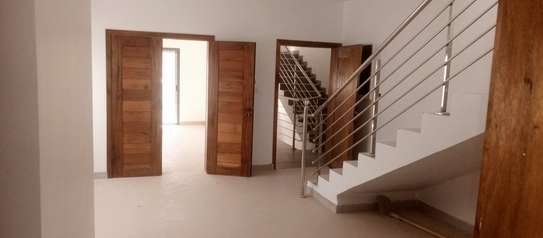 DUPLEX NEUFS À LOUER CITÉ KEUR GORGUI image 4