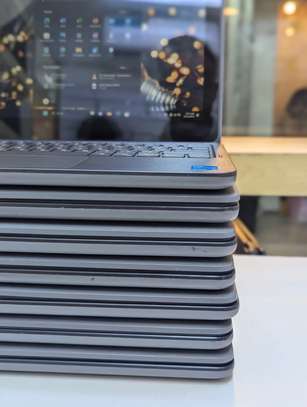 Dell latitude 3120 image 8