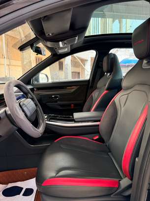 Jetour SUV 5 portes noir avec éclairage LED avant image 10