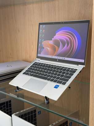 Hp Elitebook 830 G8 image 2