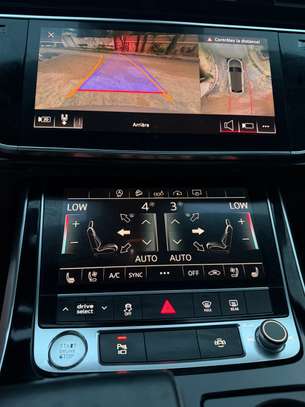 Audi Q8 S-LINE image 8