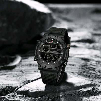 Montre Naviforce Authentique image 2