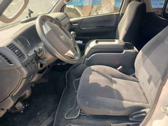 Minibus Hiace Toyota image 3