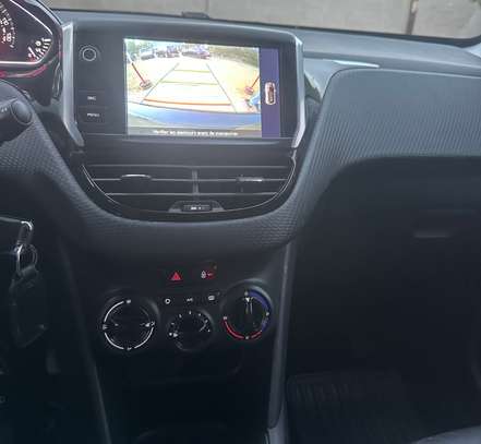 Peugeot 208 full options manuel diesel 2017 image 7