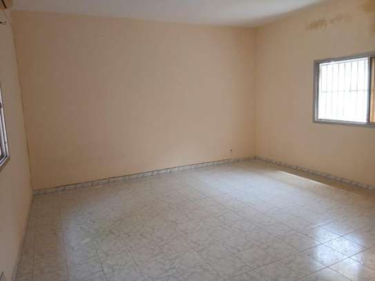 Bel Appartement F4 à louer aux Almadies image 7
