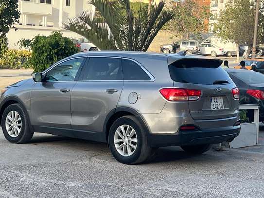 Kia Sorento image 3
