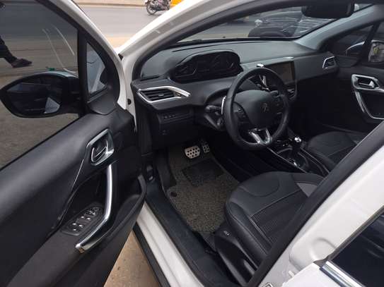 2017 Peugeot 2008 Modèle feline 1.6 e-HDi image 8