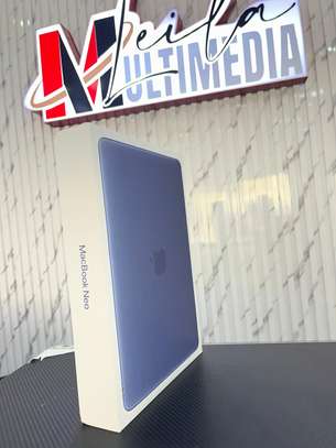 MacBook Neo bleu image 2