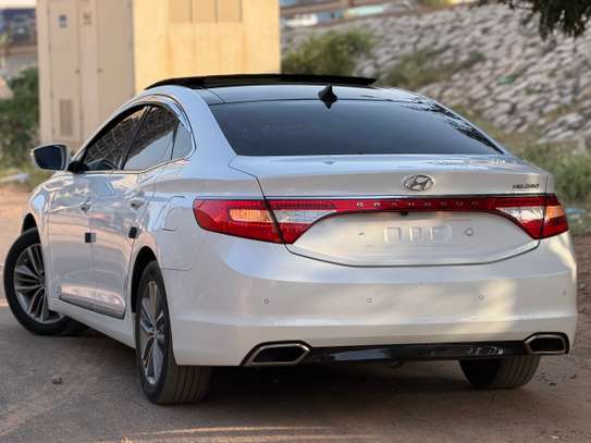 Hyundai grandeur image 4