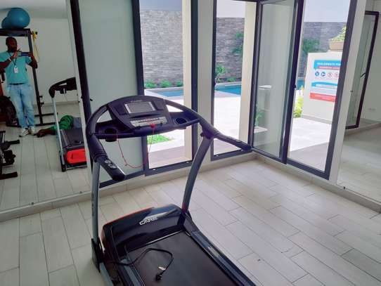 Appartement à Fann Mermoz avec piscine image 6