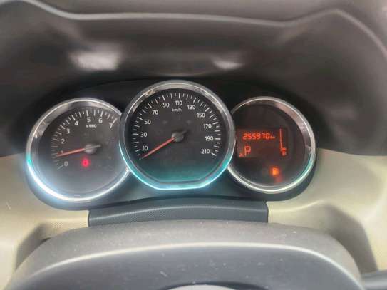 RENAULT DUSTER image 7