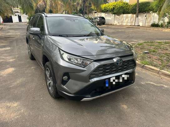 Toyota RAV4 2020 SUV image 5
