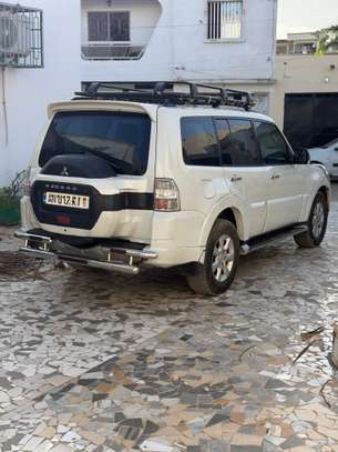 Mistubichi pagero 2015 image 4