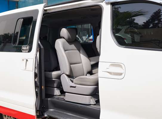 Hyundai Starex 2017 – Spacieux et Très Propre image 12