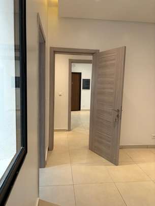 F4 à vendre au point e au 8 ème étage  208 m² image 6