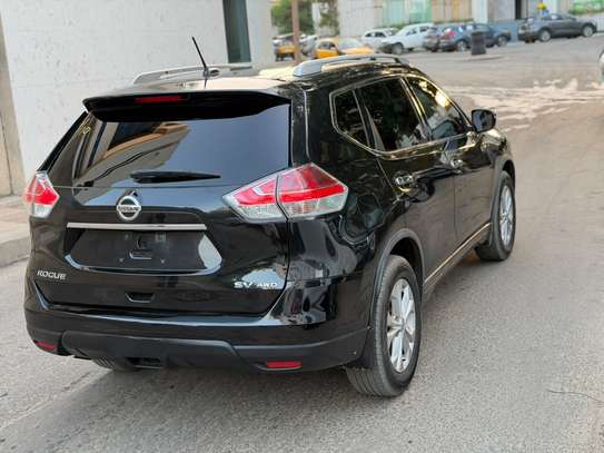 Nissan SUV 2016 image 6