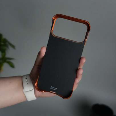 Apple coque en bois et aluminium pour iphone 17 pro Max image 6