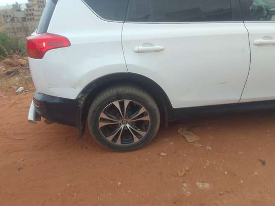 Toyota Rav4 image 4