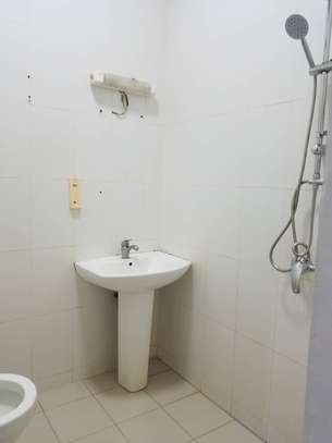 APPARTEMENT A LOUER AUX POINT E image 5