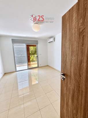 Villa R+1 à louer à Fann Résidence image 7