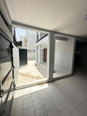 Magnifique villa R+1 à louer image 12