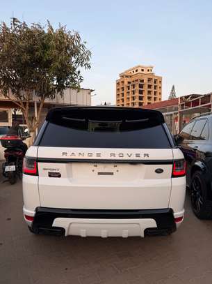 Range Rover Sport SUPERCHARGED image 4