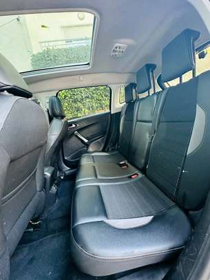 Peugeot 2008 2017 image 9