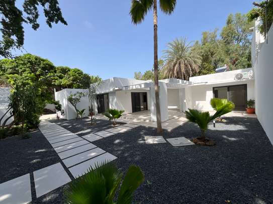 Villa d’exception à louer à fann résidence image 12