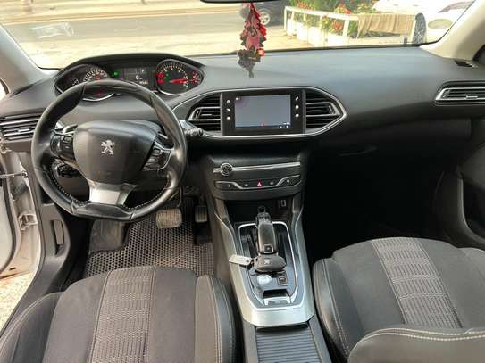 Peugeot 308 2018 image 6