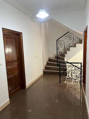 Villa R+1 à louer à Mermoz image 6