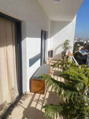 Appartement Meublé F4 au Point E image 12