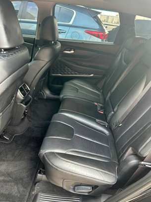 Hyundai Santa Fe essence 2019 full options image 6