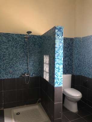 Villa R+1 à louer aux Almadies derrière Philippe Morris image 11