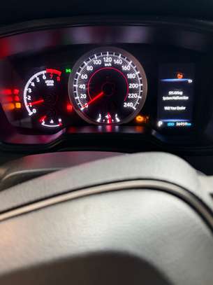 Toyota corolla cross image 6