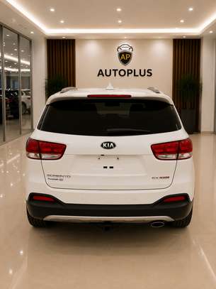 Kia Sorento 2017-18 full options image 7