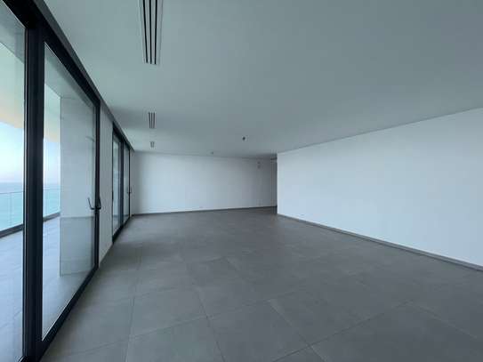 Grand et beau F5 sur la mer au Plateau Corniche Est image 3