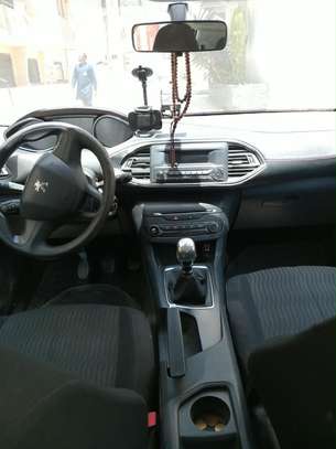 Peugeot 308 2016 image 3