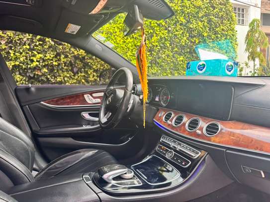 Mercedes E300 2018 image 7