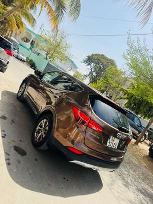 Hyundai Santafe 2016 image 5