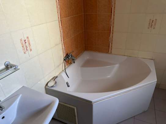 Location Duplex 4 chambres salon Point E image 7