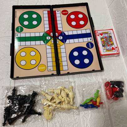 Ensemble de jeu 4 en 1, échecs, ludo, dame et cartes image 6