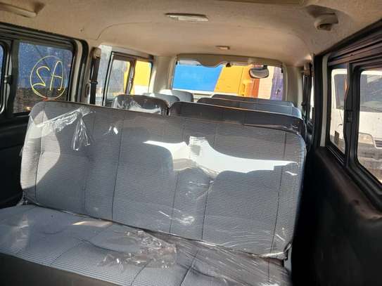 Minibus Hiace Toyota image 4