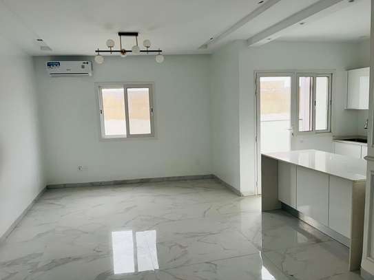 F3 à vendre à la Zone B / Point E image 3