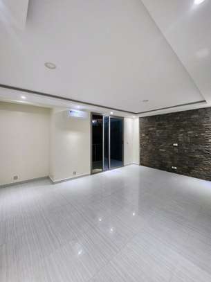 Appartement  standing f3 dont 3 pièces à keur Gorgui image 3