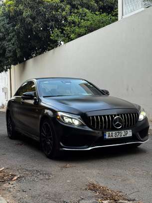 Mercedes C300 custom en c63 noir mat design sportif image 4