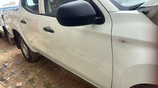 Mitsubishi L200 2022 image 8