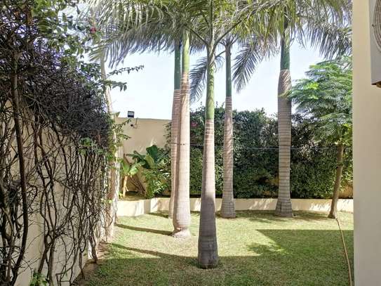 Villa à louer corniche fann résidence image 9